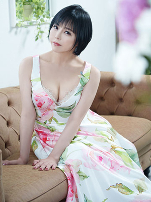 白雪由夏