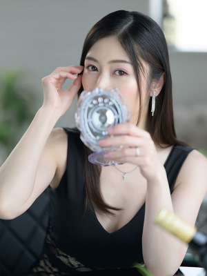 美南亜依