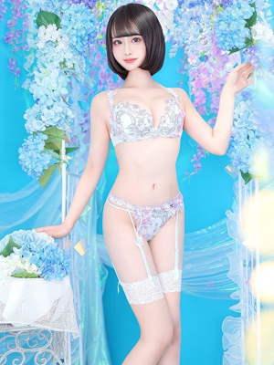 月白ななせ