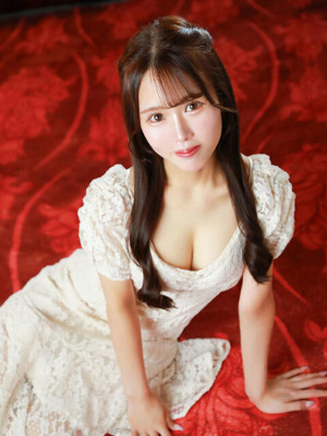 霜村ひなみ